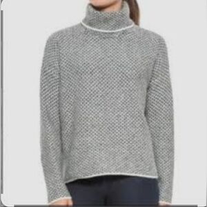 Christian Siriano Textured Gray Turtleneck SweaterSize M